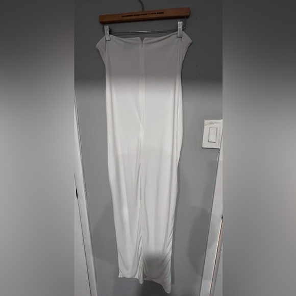 Club L London White Strapless Bodycon Dress - Picture 2 of 6